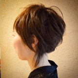 ショートヘア　おしゃれアシンメトリースタイル