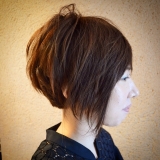 前下がりショートボブアシンメトリースタイル