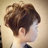 個性派アシンメトリーショート・結婚式バージョン