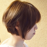 ヘアカラーが綺麗な前下がりショートボブ☆